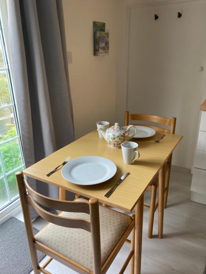 Bryntirion Farmhouse Apartment With Hot Tub Llanfair Caereinion Экстерьер фото